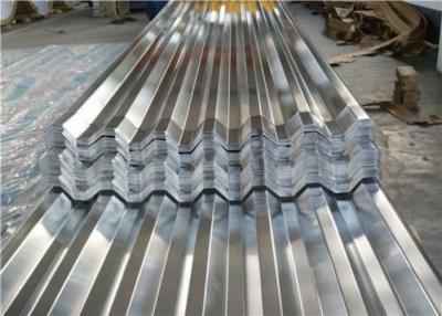 China Anchura decorativa de aluminio acanalada antiusura 500-2800m m de la hoja en venta
