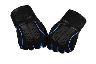 China Outdoor Fitness For Men And Women Driving Mountaineering Sports Gloves for sale