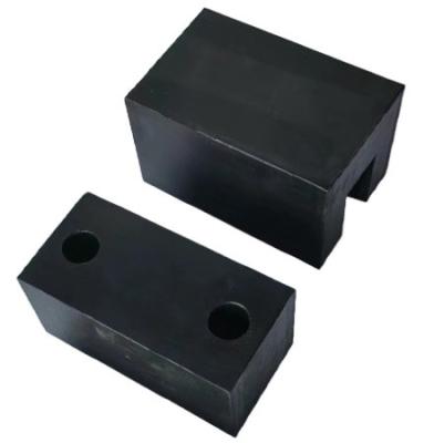 China Molded Dock Black Rubber Bumpers Truck Recessed Solid Buffer Pads en venta