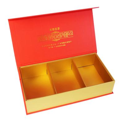 Китай Повторно использованные коробки изготовленного на заказ подарка моды роскошного бумажные для одежды складчатости подарка одежд кладут упаковку в коробку выигрыша кроны продается