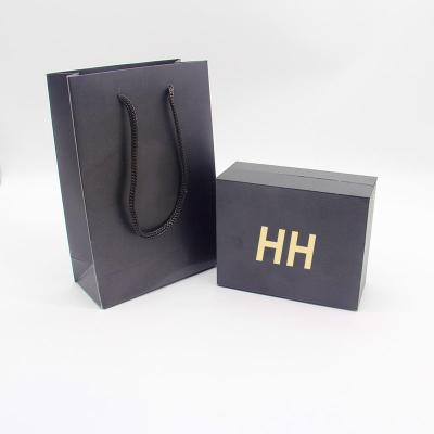 China La caja de regalo de papel de encargo de la barra de labios Skincare engrasa la caja cosmética de empaquetado de las cajas del perfume en venta