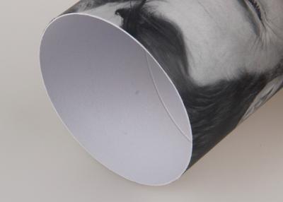 China Caja de regalo de la caja del tubo del papel de Kraft de la forma redonda que empaqueta para la camiseta/el té/el café en venta