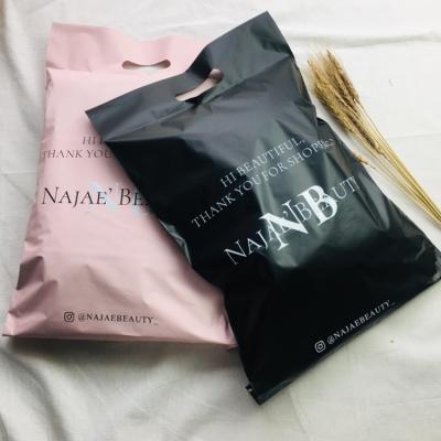 Chine Matte Black Poly Mailing Packaging met en sac pour le paquet de vêtement à vendre