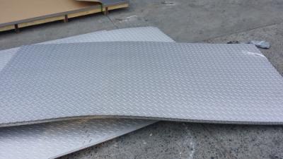China NO.1 Corrosion 304 316 317 SS Diamond Plate ASTM JIS SS Chequered Plate 500mm for sale