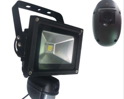 China CMOS Floodlight Wifi Security Camera 2.0 Mega Pixels 8 Users Simultaneously Monitor for sale