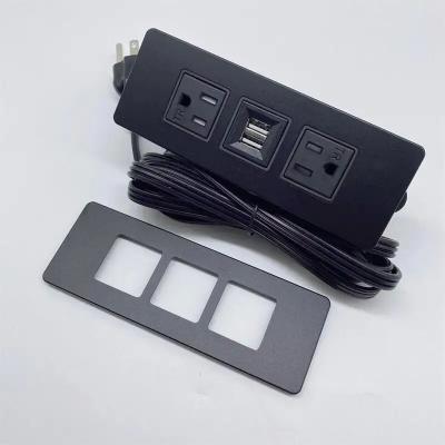 China AC Output Current 10A 2 USB Charging For Enhanced Productivity à venda