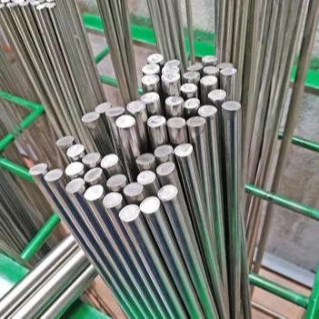 中国 ヘアライン冷たい表面のステンレス鋼の丸棒ASTM 304 202 -引き分けの5.5mm 販売のため