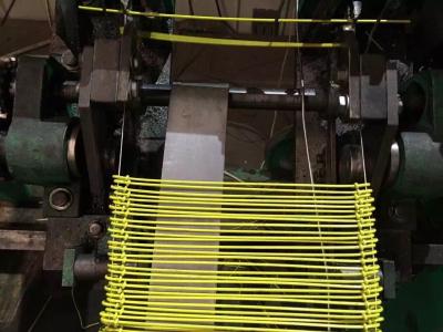 China Construção artesanal Arame de aço galvanizado Amarelo Arame de aço revestido de PVC à venda