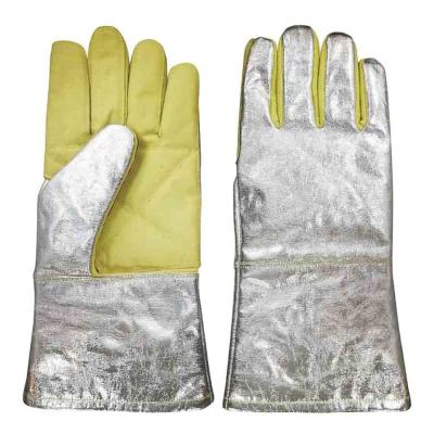 China EN407 4 Layers Palm Heat Resistant Work Gloves Aluminized Back And Cuff for sale