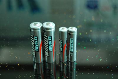 China Baterias de lítio cilíndricas preliminares da bateria de lítio LiFeS2 de AA2900mAh 1.5V à venda
