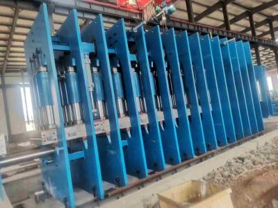China cadena de producción de goma de vulcanización de la banda transportadora de la prensa 16Mpa verde azul en venta