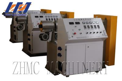China Automatic 1.5 Meters Long PVC 45 Profile Extrusion Line Extruder Yellow And White for sale