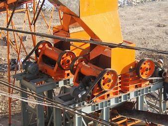 China 3mm Discharging Particles AC Motor Clinker Cement Industrial Rock Crusher for sale