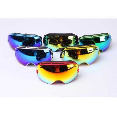 China Yellow PC Lens Kids Snowboarding Goggles and Eyewear with TPU Frame for sale