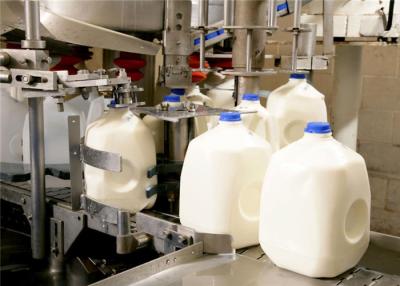 China Automatische Milch-Fertigungsstraße UHT-Molkereimilchverarbeitungs-Anlage 3000L 5000L zu verkaufen
