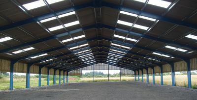 China Prefabricated Industrial Steel Building With H Type Columns And Beams for sale