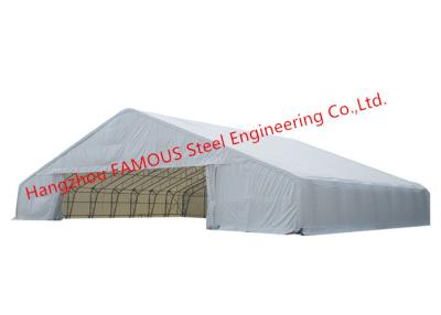 Chine Type s'élevant hangars à charpente d'acier protégeant du vent extérieurs de toit de PVC de tentes de stockage en métal à vendre