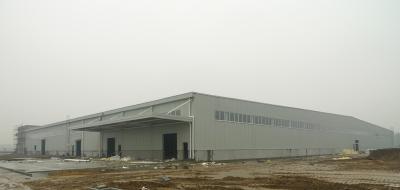 中国 ASTM 材料は完全な屋根/壁パネルが付いている構造スチールの製作フレームの研修会を絶縁しました 販売のため