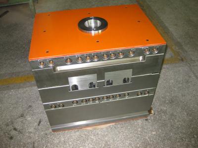 中国 LDPE PUのLKMの熱いランナーの注入型、HASCOのポリエチレンの射出成形 販売のため