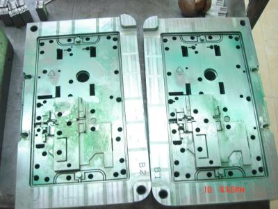 中国 2316 SKD61冷たいランナーの射出成形、1*1キャビティ大きい射出成形 販売のため