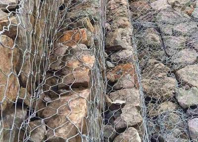 중국 Gabion Basket Hexagonal Woven Wire Mesh For Stone Loading For Bank Slopes Protection Road Paving 판매용