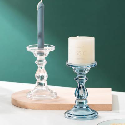 China Atarraxamento Crystal Glass Candlestick Holders Decorative da coluna sem chumbo à venda
