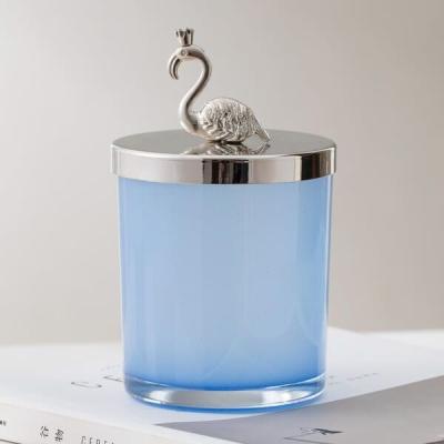 Cina Porta-candela blu di vetro del supporto di candela di colore vuoto 430ml 15oz con i coperchi in vendita