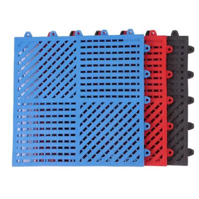 China 3800g/Sqm 25cm*25cm PVC Interlocking Floor Tiles Anti Skid Modular Drainage Mats for sale