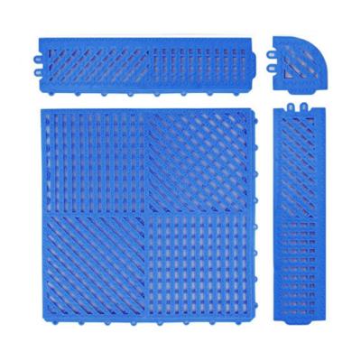 Chine l'anti PVC du glissement 30x30 parquettent des carrelages de Mat Spas Verandas Interlocking Plastic à vendre