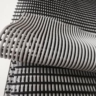 Chine Tapis ouvert de plancher de drainage de PVC Mat Roll 60cm de sécurité de grille à vendre