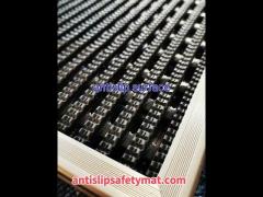 UV Resistant PVC Vinyl Grid Mat Anti Skid Matting