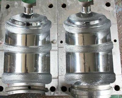 China Repuestos para automóviles Molde de fundición por inyección de aluminio sin necesidad de recorte Auto desarrollo de molde de fundición en venta
