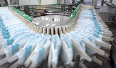 Chine Machine de fabrication de masques à haute vitesse à 3 couches à vendre