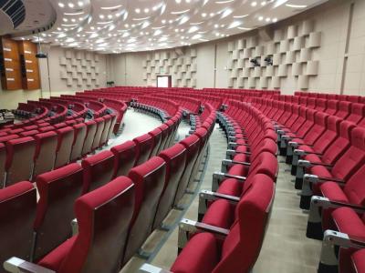 Κίνα Μαξιλάρι που διπλώνει τα καθίσματα θεάτρων με τις ισχυρές έδρες διατάξεων θέσεων ποδιών αργιλίου/ακροατήριο προς πώληση