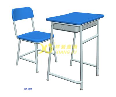 中国 色Customied/教室の家具が付いている中学校の単一の机そして椅子 販売のため