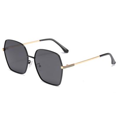 China OEM Women'S Square Glasses Metal Frame , UV400 Protective Sunglasses Sunscreen for sale