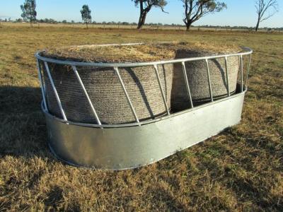 Chine Metal 3.4m  Square Round Bale Feeder Square Bale Horse Feeder prevent rusting à vendre