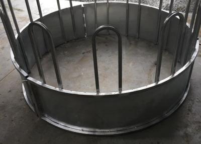 China Dia 1.8m Metal Equine Round Bale Feeder Hay Rings For Cattle corrosion proof à venda