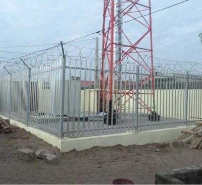 中国 2.4mの幅の鋼鉄防御フェンスのパネル、1.5mの高い電流を通された柵の囲うこと 販売のため