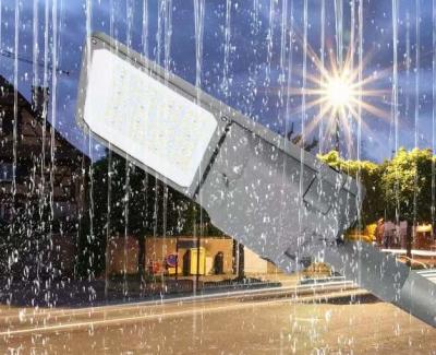 中国 120 Degree Beam Angle CRI 80 LED Street Lights For Energy-Saving Street Lighting 販売のため