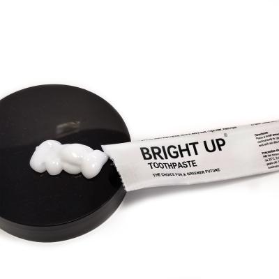 中国 歯科キットの歯磨き粉の歯ブラシを白くするホテルの歯は旅行サイズのパッキングを置いた 販売のため