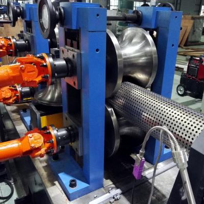 Chine La chaîne de production composée en plastique de tuyau de PSP acier a renforcé l'acier perforé de polyéthylène rigide à vendre