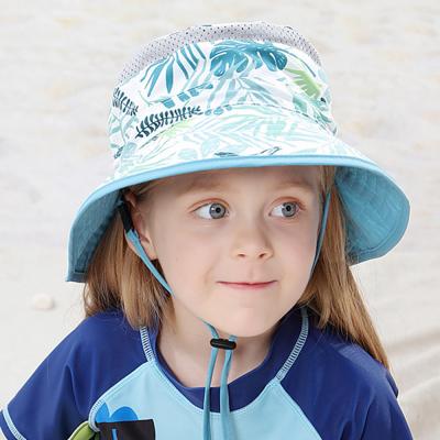 中国 調節可能な48cmの赤ん坊の日曜日の帽子の幼児の水泳浜のプールの帽子UPF 50+の広い縁 販売のため