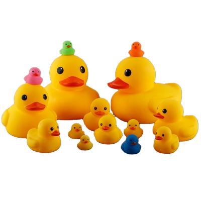 China Safe Non Toxic Baby Bath Toy Silicone Duck Rubber Yellow Duck zu verkaufen