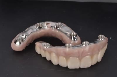 China Coroa de implante dentário de zircônio biocompativel com barra de titânio à venda