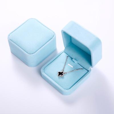 Cina carta dei gioielli 0.8gram di 2.8X3.3X1.4in che imballa i contenitori di gioielli blu riciclati del velluto del cartone in vendita