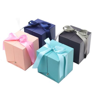 China Joyeros de papel de encargo Valentine Day Jewelry Box de Tanabata 3inch 0.037kg en venta