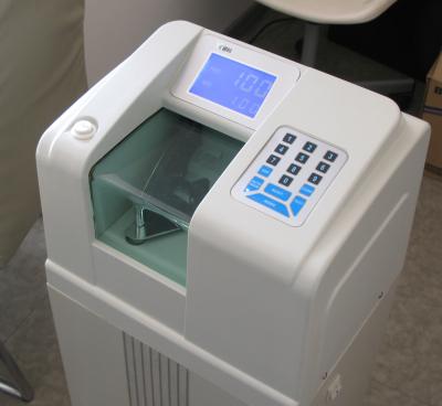China Auto shutter with big LCD vacuum counter Bank note money counting machine for sale