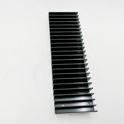 China CNC de alumínio feito sob encomenda do radiador que faz à máquina o diodo emissor de luz que ilumina o radiador da placa do PWB à venda
