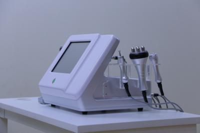 China máquina ultrasónica, cavitación y piel de la pérdida de peso de 110V 230V apretando la máquina en venta